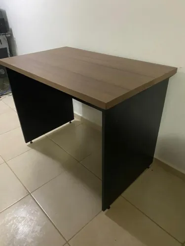 Mesa de MDF Usada 100cm x 60cm x 72cm