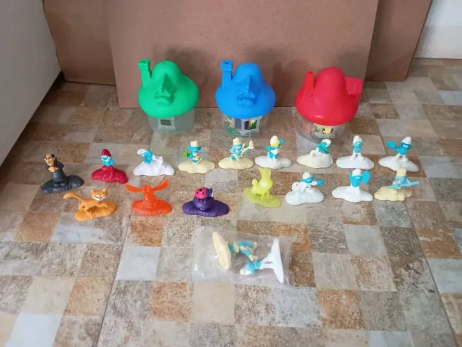 Lote smurfs MC Donald's com 21 peças