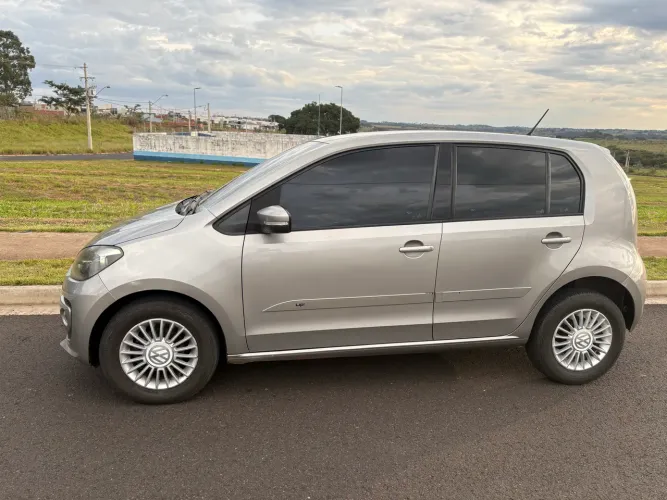 Volkswagen Up! Move I Motion 1.0 T. Flex 12V 5P 2015