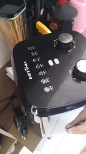 Fritadeira Airfryer BRITANIA 3L 1300W 127V