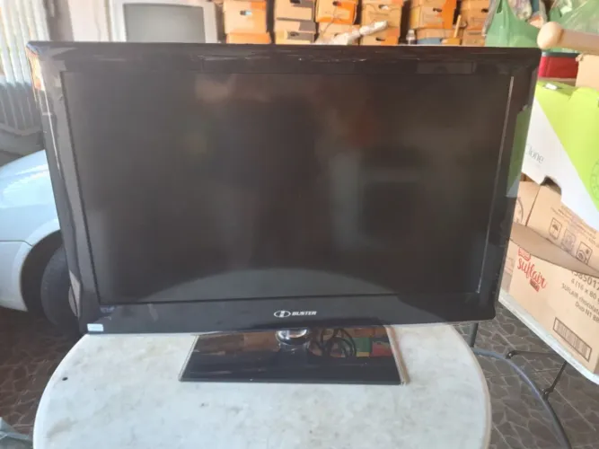 Tv H-Buster LCD-32 Modelo HBTV-32D02FD <br>Quebrada