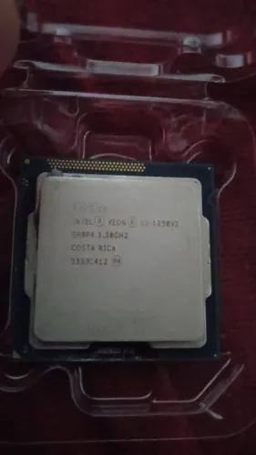 Processador Xeon E3 1230 V2 (i3 3770s) 1155 Terceira geração. Funcionando perfeitamente.