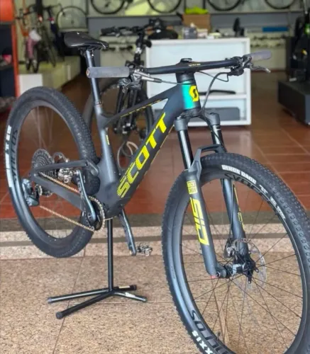 Bicicleta Scott Spark World Cup 2023