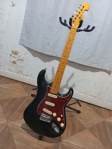 Guitarra tagima tg 530 com acessórios