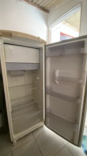 Geladeira Consul com Defeito - Ideal para Conserto