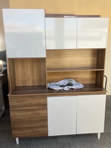 Armário de cozinha Milla off white, bem conservado , 1,40 de largura e 40 de profundidade.