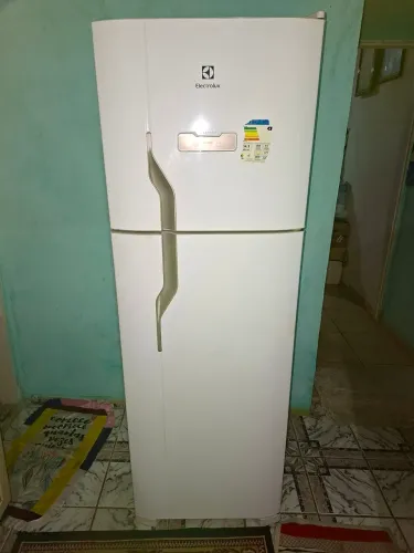 GELADEIRA ELECTROLUX FROSTFREE