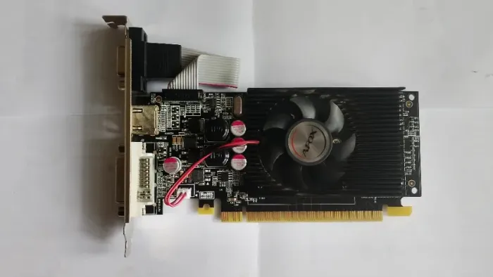 Placa de vídeo VGA Afox GT 610 2GB (com defeito. P/ reparo; retirar peças)