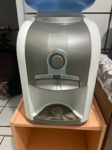 Gelágua de mesa Esmaltec