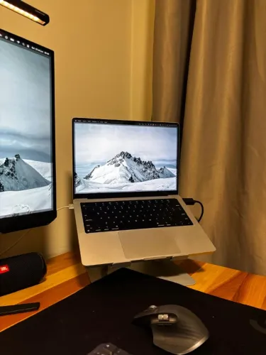 Macbook Pro M2 pro 512GB 16GB Ram