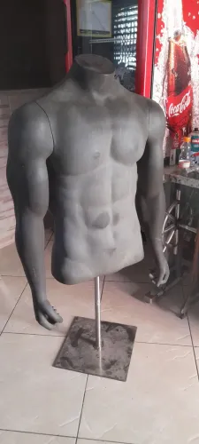 Manequim Busto Musculoso para Academias em geral ou lojas de roupas