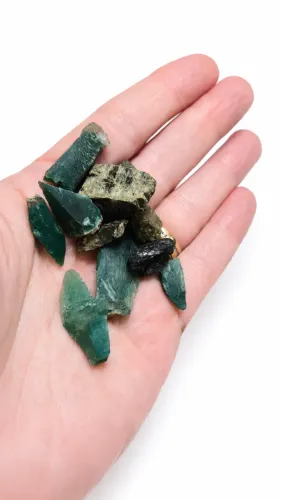 Turmalina Verde Natural Bruta - 150g para Artesanato e Coleção - Frete grátris
