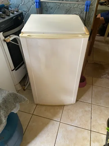 Frigobar Electrolux. (Troco por bicicleta)