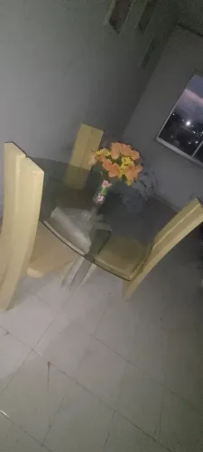 Mesa de sala ( vidro e mármore)