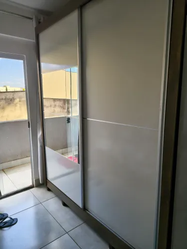Guarda roupa, porta espelho