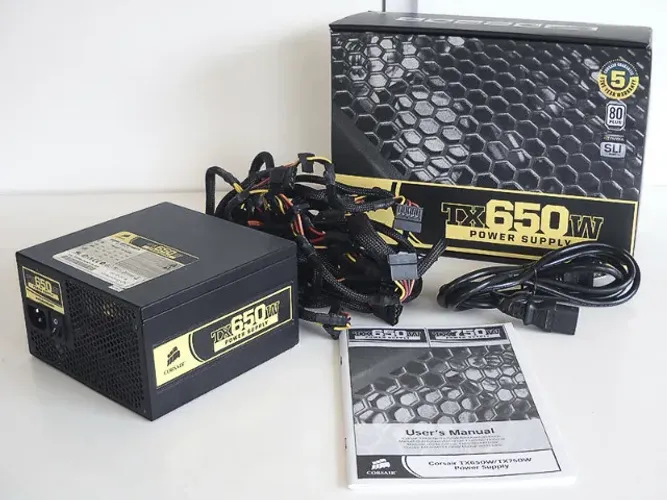 Fonte Corsair TX650W