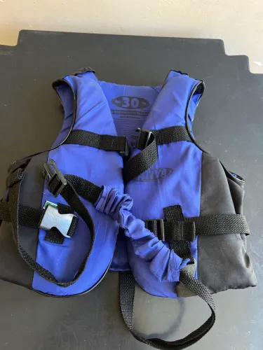 Colete infantil Ativa 30k? (Perfeito)