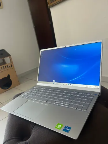 Notebook Dell 11Th Core i5 8GB+SSD M2 256GB - Placa Nvidia MX350 e Iris Xe de 4GB