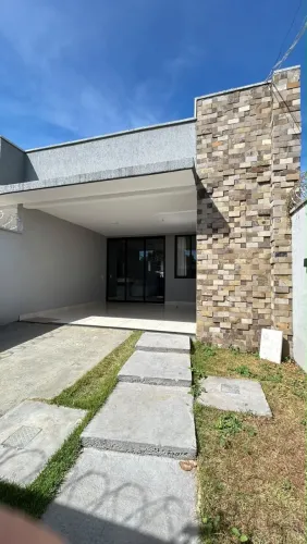 ALUGA-SE CASA NO JARDIM NOVO MUNDO