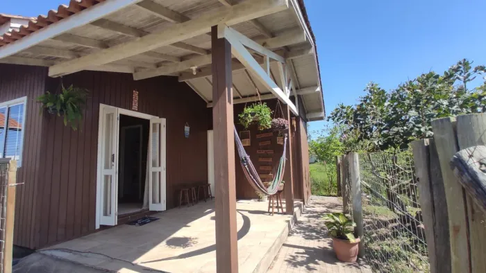 Casa para Locação - 2 Quartos Pátio Fechado Excelente Localização