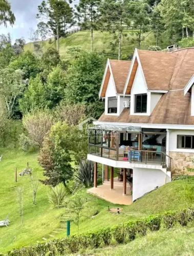 Casa à venda no Condomínio Pedra do Fogo em Campos do Jordão/SP.