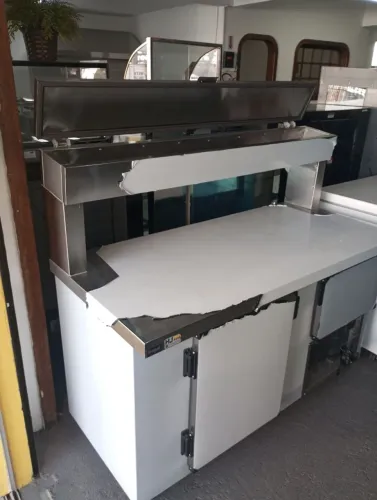 NZ. Balcão de serviço refrigerado com condimentador 1,50m