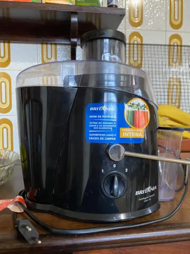 Centrífuga de Alimentos Britânia Juicer 700 400W 220v