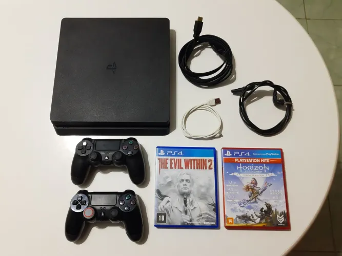 PS4 Slim 1TB + 2 Controles + 2 Jogos