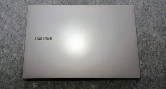 Notebook Samsung e30 i3