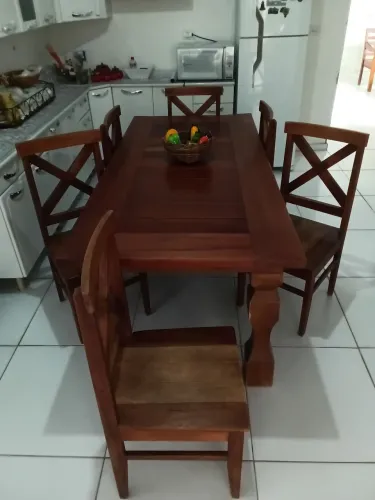 Vendo MESA em madeira de lei - ANGELIM PEDRA!