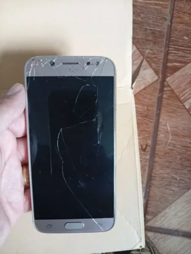 Carcaça do Samsung Galaxy J7 PRO com defeito pra conserto ou retirada de peças 
