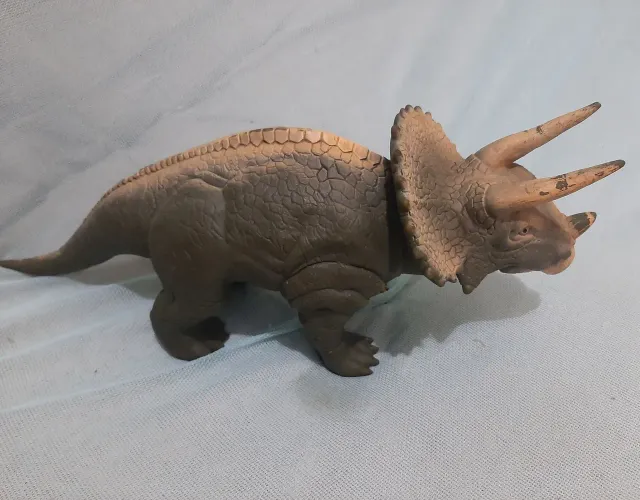 Brinquedo Dinossauro Triceratops