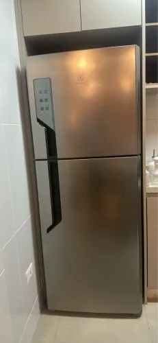Geladeira 220v