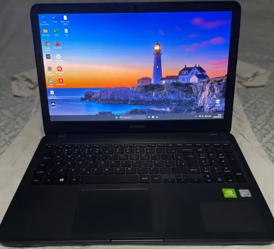 Notebook Com Placa De Video NVIDIA Intel Core ( i5 )