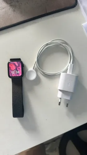 Apple Watch SE 2 + Carregador Original (6 meses de uso)