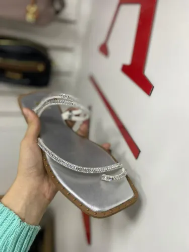 Sandália Feminina em Couro c/ Strass Brilhoso