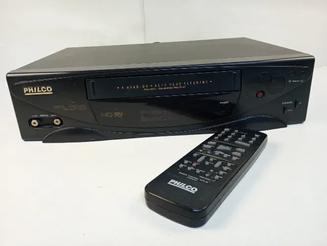 Videocassete Philco 4 Cabeças PVC-4H10 Com Fita Presa E Controle