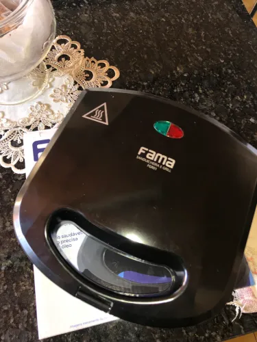 sanduicheira e grill britânia 2 em 1 redstone 850w fcro1