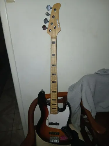 [menor preço n insista) Contra baixo 4 cordas jbs50 strinberg jazz bass passivo