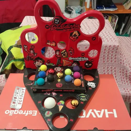 Bolas DOURADA VERMELHA ROXA + 1 slime do jogo Enaldinho