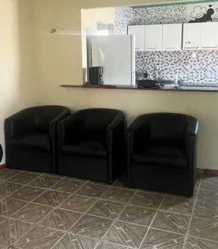 POLTRONA FORTE E CONFORTÁVEL