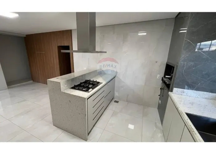 Casa de Condomínio - Reformada - Mansões Entrelagos