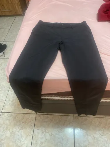 Calça preta