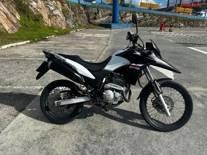 Xre 300 205/2015