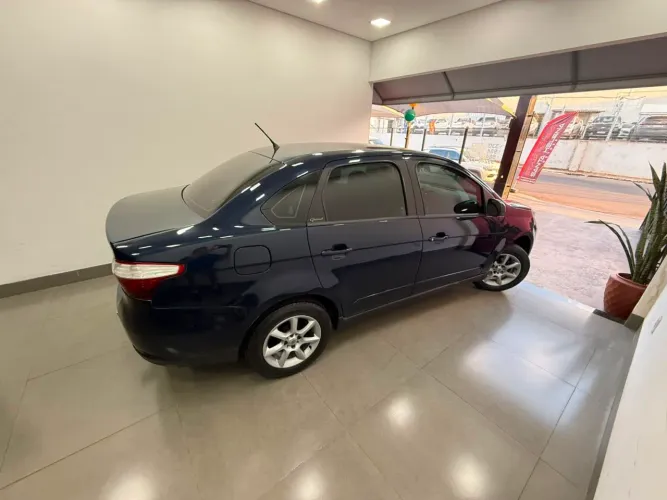 Fiat Grand Siena Attrac. 1.4 EVO F.flex 8V 2014