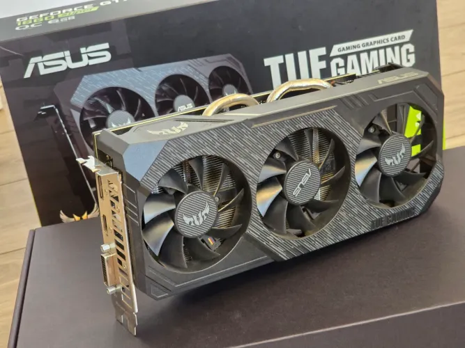 Placa de Video Asus 1660 Super Triple Fan 6GB - Somente retirada em mãos