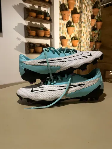 Chuteira Nike Phantom GX