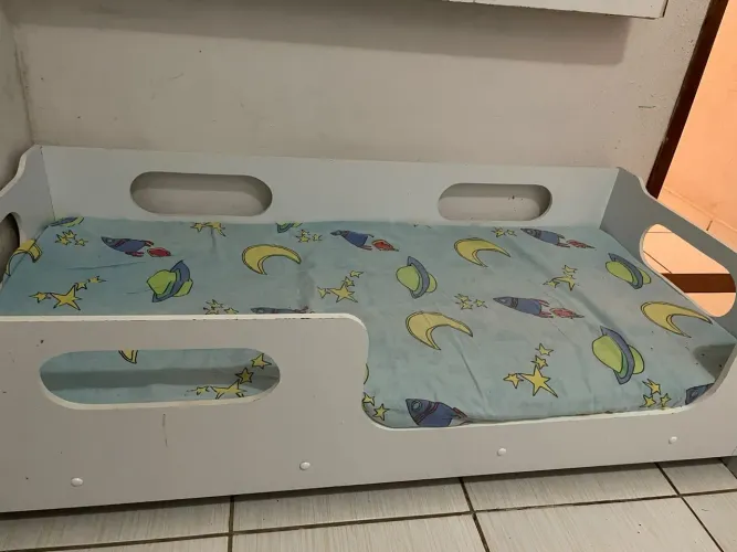Mini cama com colchão