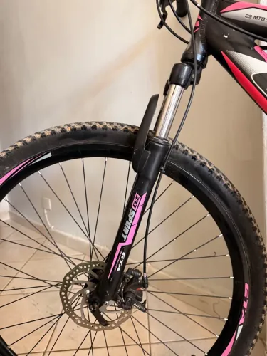 Bicicleta GTA usada, porém com boas peças e tudo funcionando.