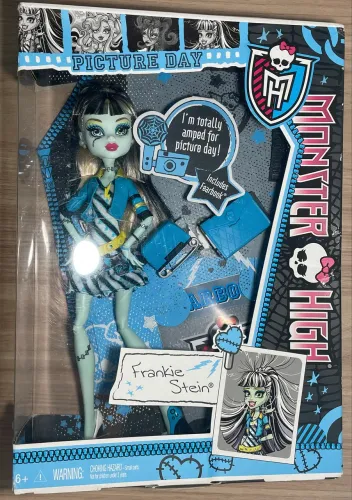 Monster High Frankie Stein Picture Day Original - Lacrada/Nova (In Package)